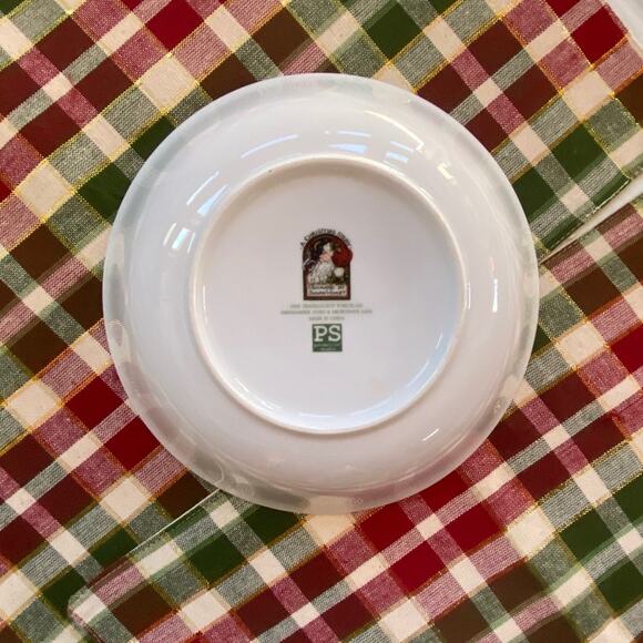 A Christmas Story 9” Porcelain Serving Bowl PRISTINE CONDITION - Picture 3 of 8
